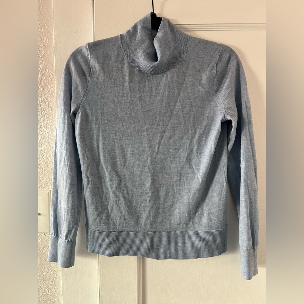 Women’s Banana Republic 100% merino wool mock neck sweater, size S